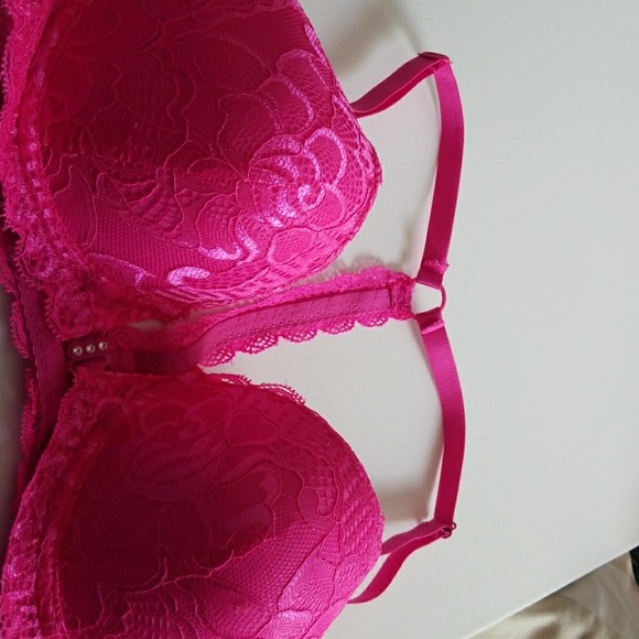 Pink lace bra - Picture 1 of 6